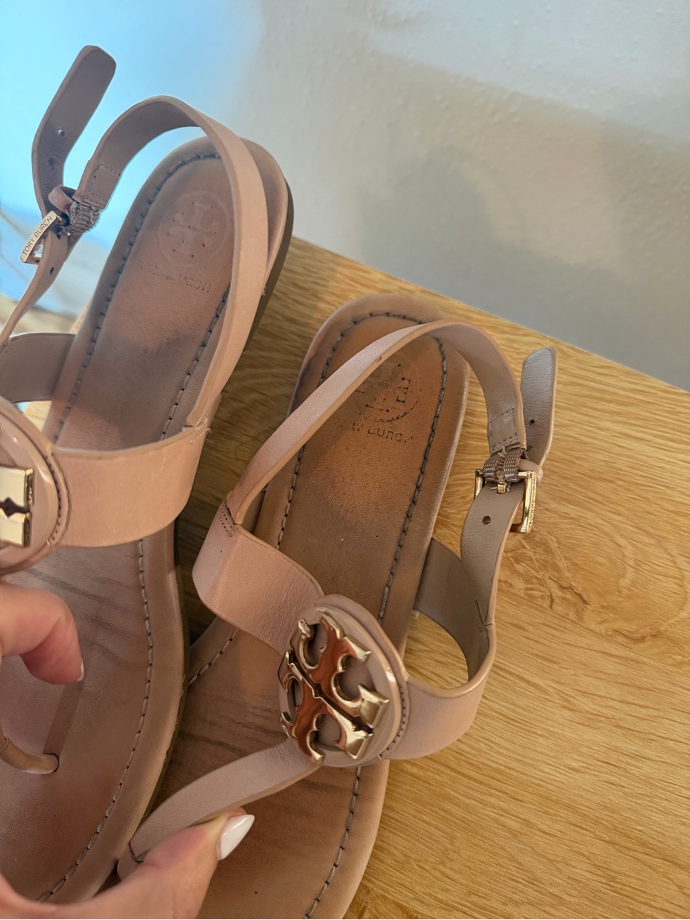 Tory Burch: Women’s Leather T-Strap Sandals